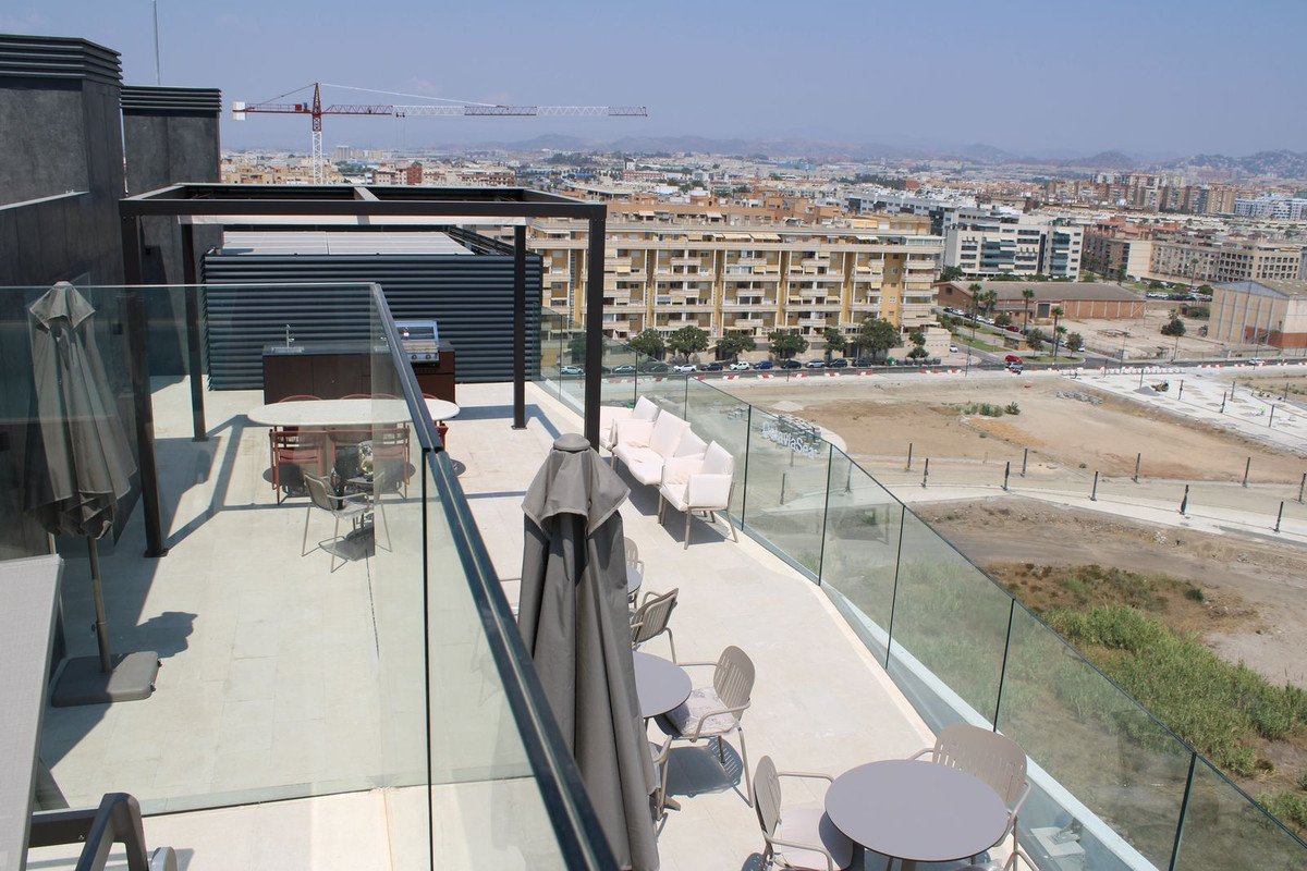 4 Bed Middle Floor Apartment in Málaga