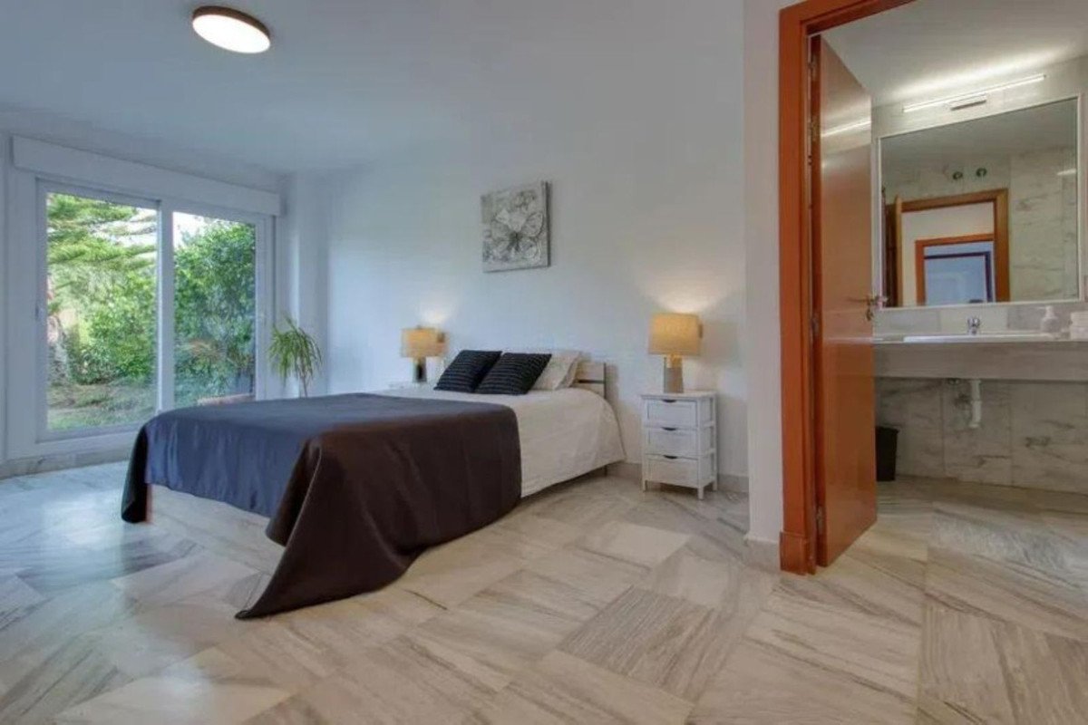 4 Bed Detached Villa in Estepona