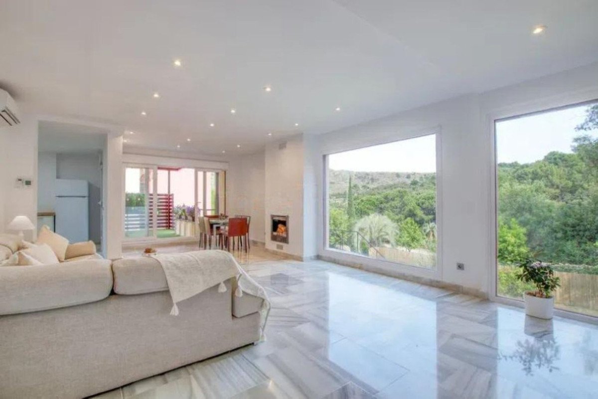 4 Bed Detached Villa in Estepona