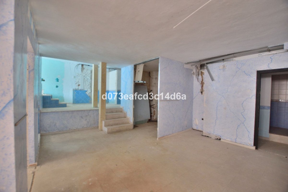6 Bed Office in Ronda