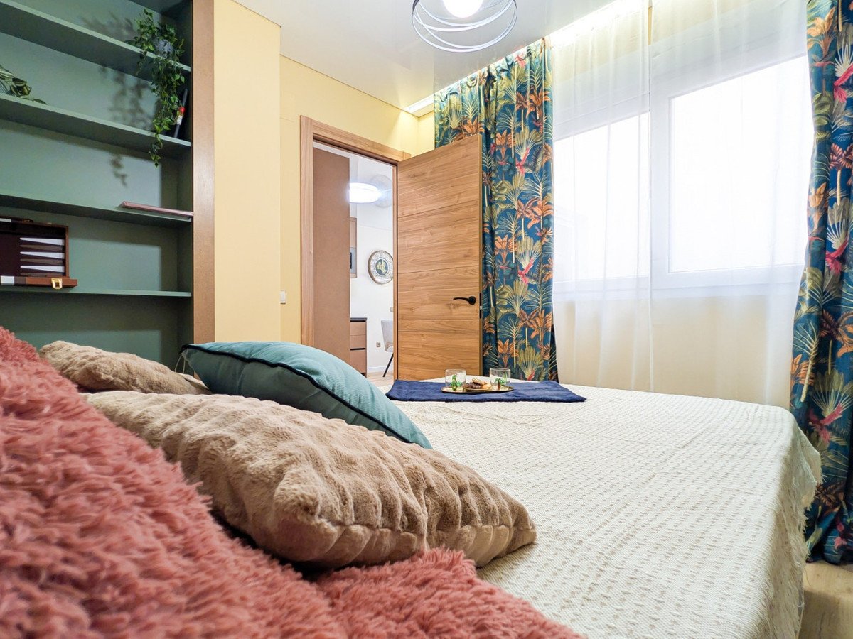 2 Bed Middle Floor Apartment in Parque de las Naciones