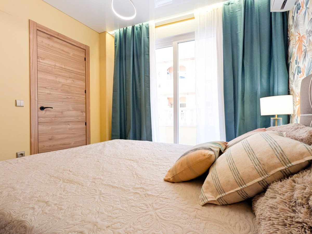 2 Bed Middle Floor Apartment in Parque de las Naciones