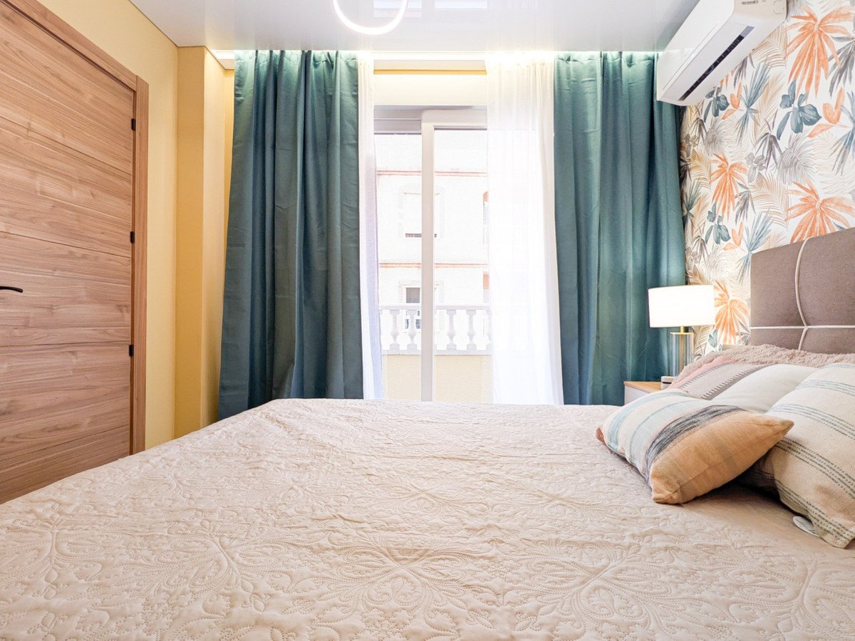 2 Bed Middle Floor Apartment in Parque de las Naciones