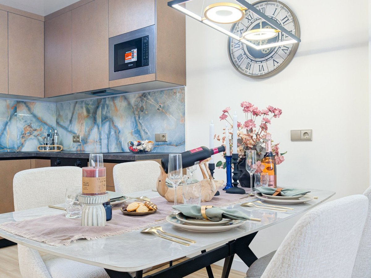 2 Bed Middle Floor Apartment in Parque de las Naciones