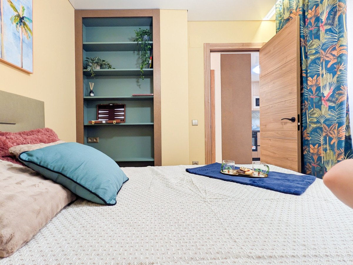 2 Bed Middle Floor Apartment in Parque de las Naciones
