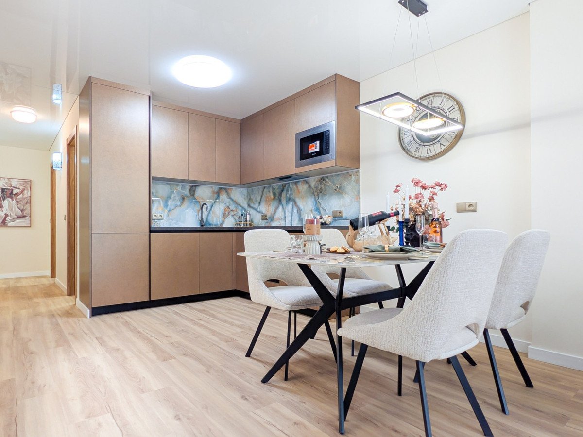 2 Bed Middle Floor Apartment in Parque de las Naciones