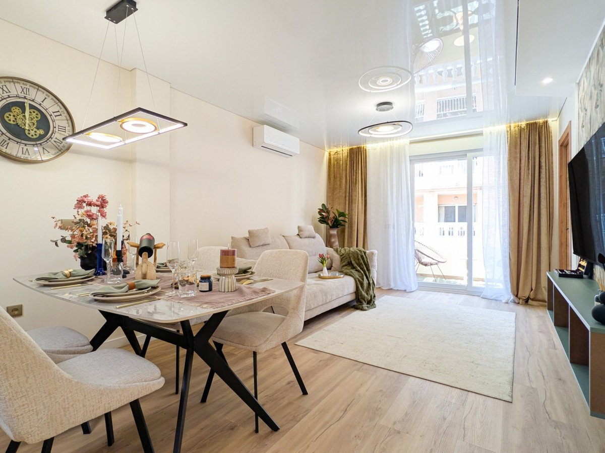 2 Bed Middle Floor Apartment in Parque de las Naciones