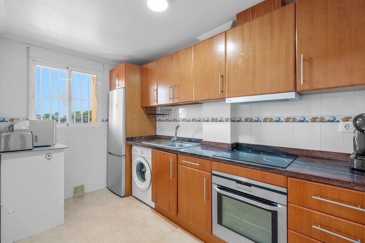 3 Bed Middle Floor Apartment in Orihuela Costa