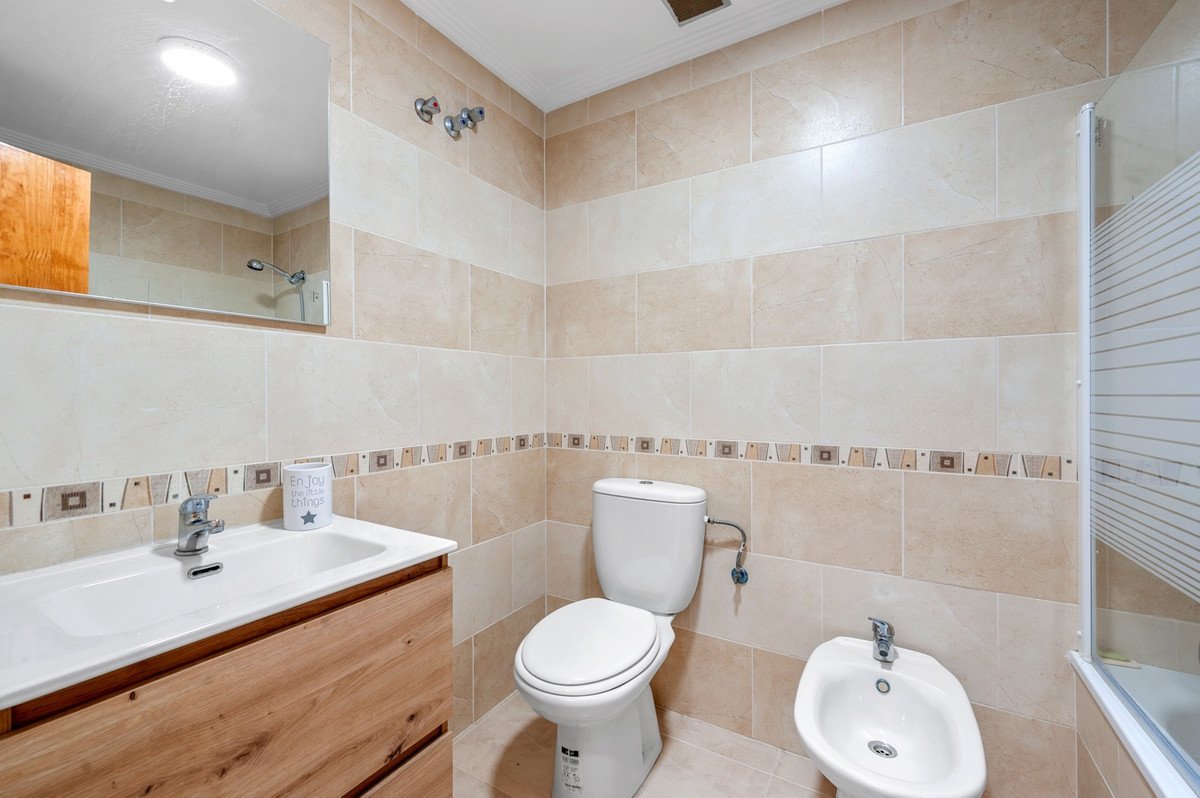 3 Bed Middle Floor Apartment in Orihuela Costa