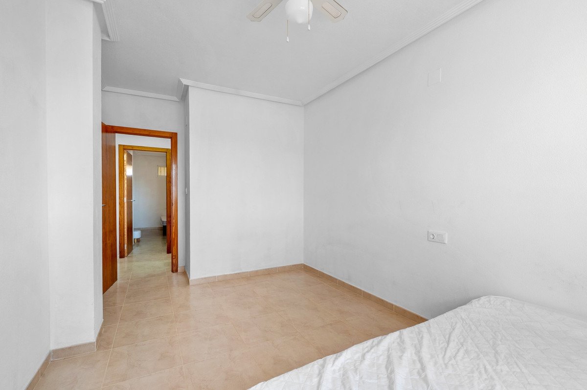 3 Bed Middle Floor Apartment in Orihuela Costa