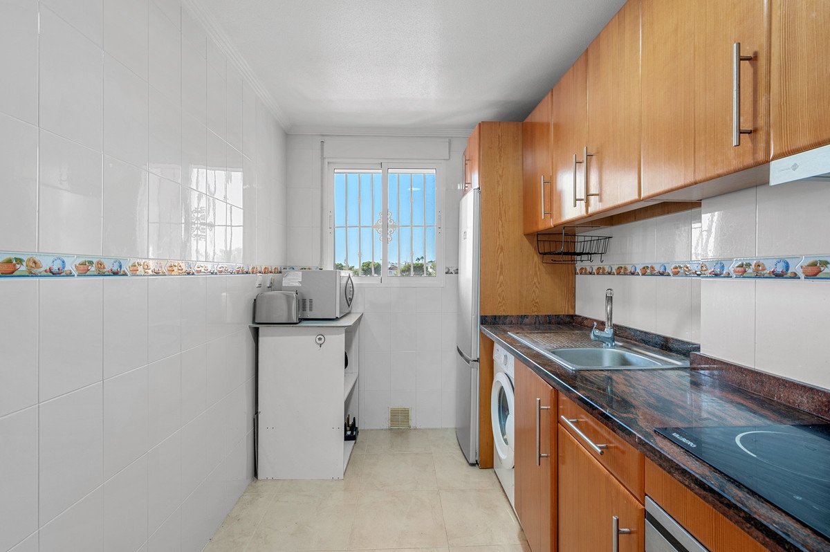 3 Bed Middle Floor Apartment in Orihuela Costa