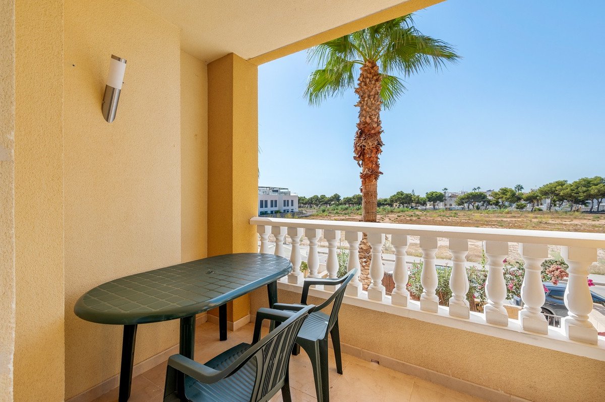 3 Bed Middle Floor Apartment in Orihuela Costa
