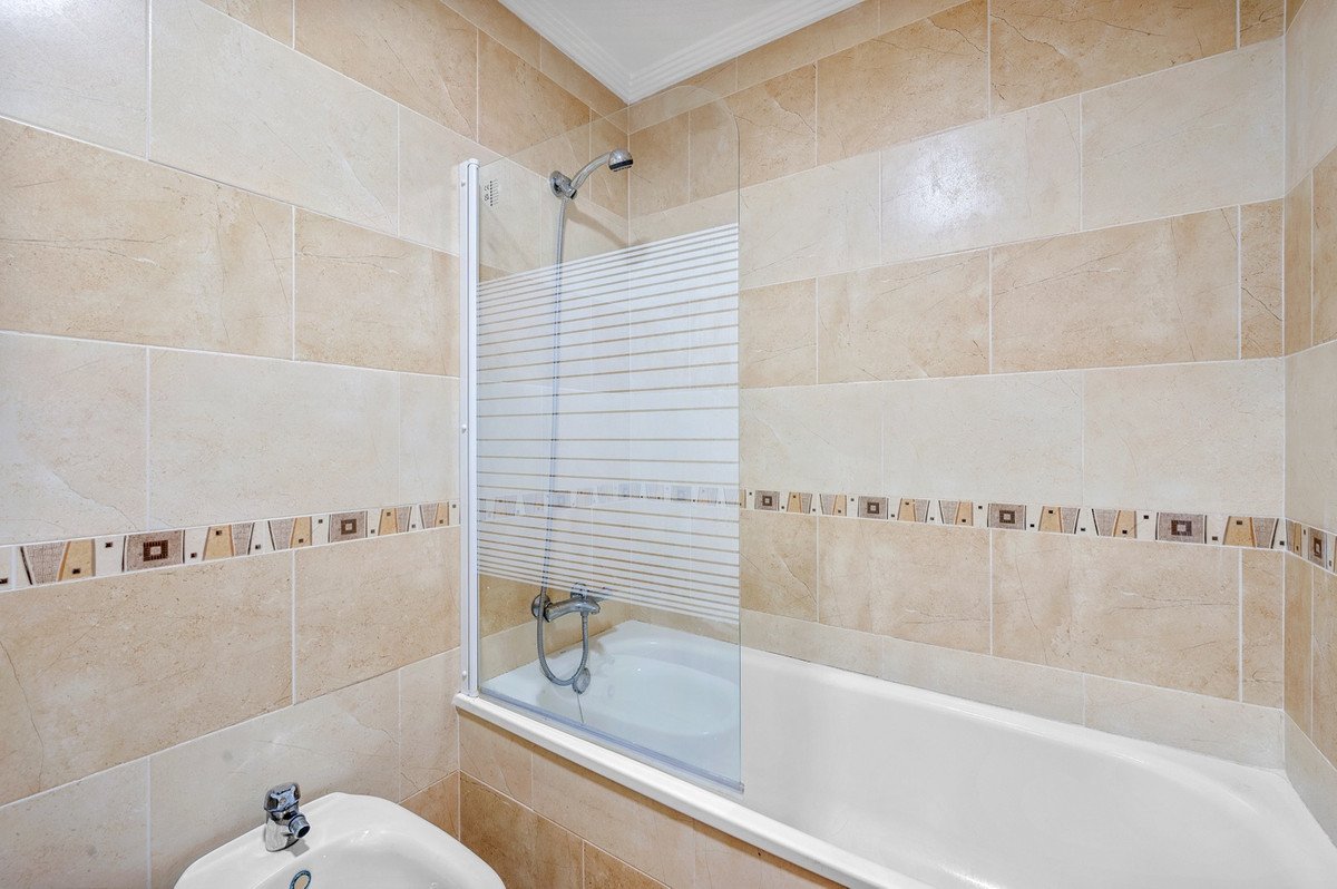 3 Bed Middle Floor Apartment in Orihuela Costa