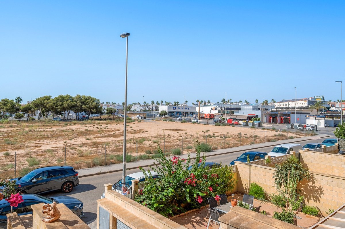 3 Bed Middle Floor Apartment in Orihuela Costa