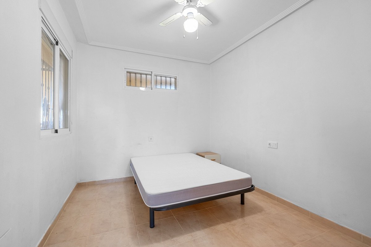 3 Bed Middle Floor Apartment in Orihuela Costa