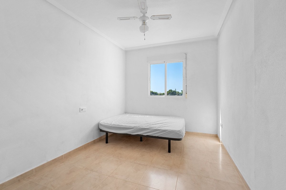 3 Bed Middle Floor Apartment in Orihuela Costa
