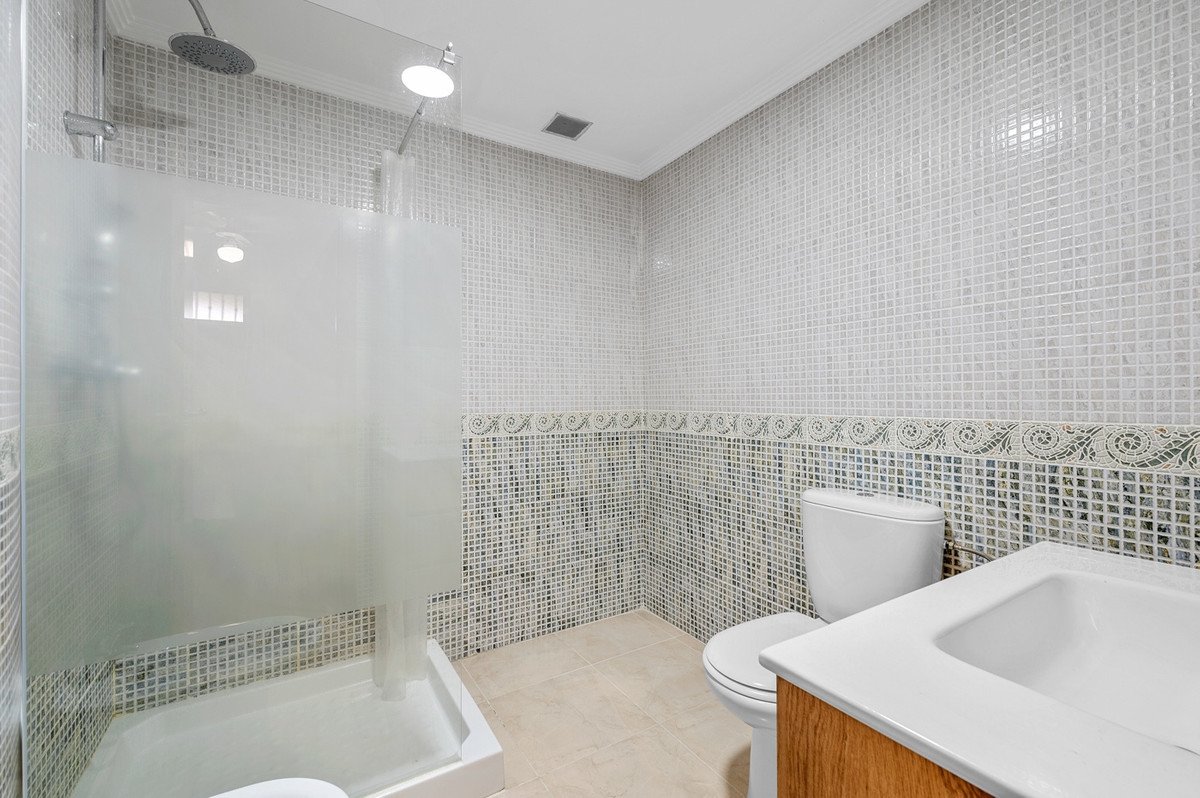 3 Bed Middle Floor Apartment in Orihuela Costa