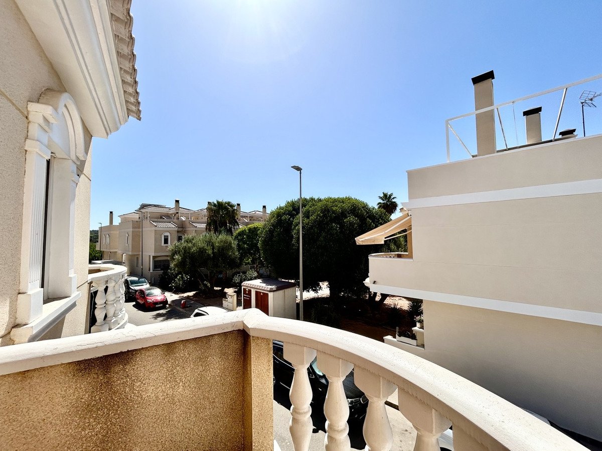4 Bed Townhouse in Formentera del Segura