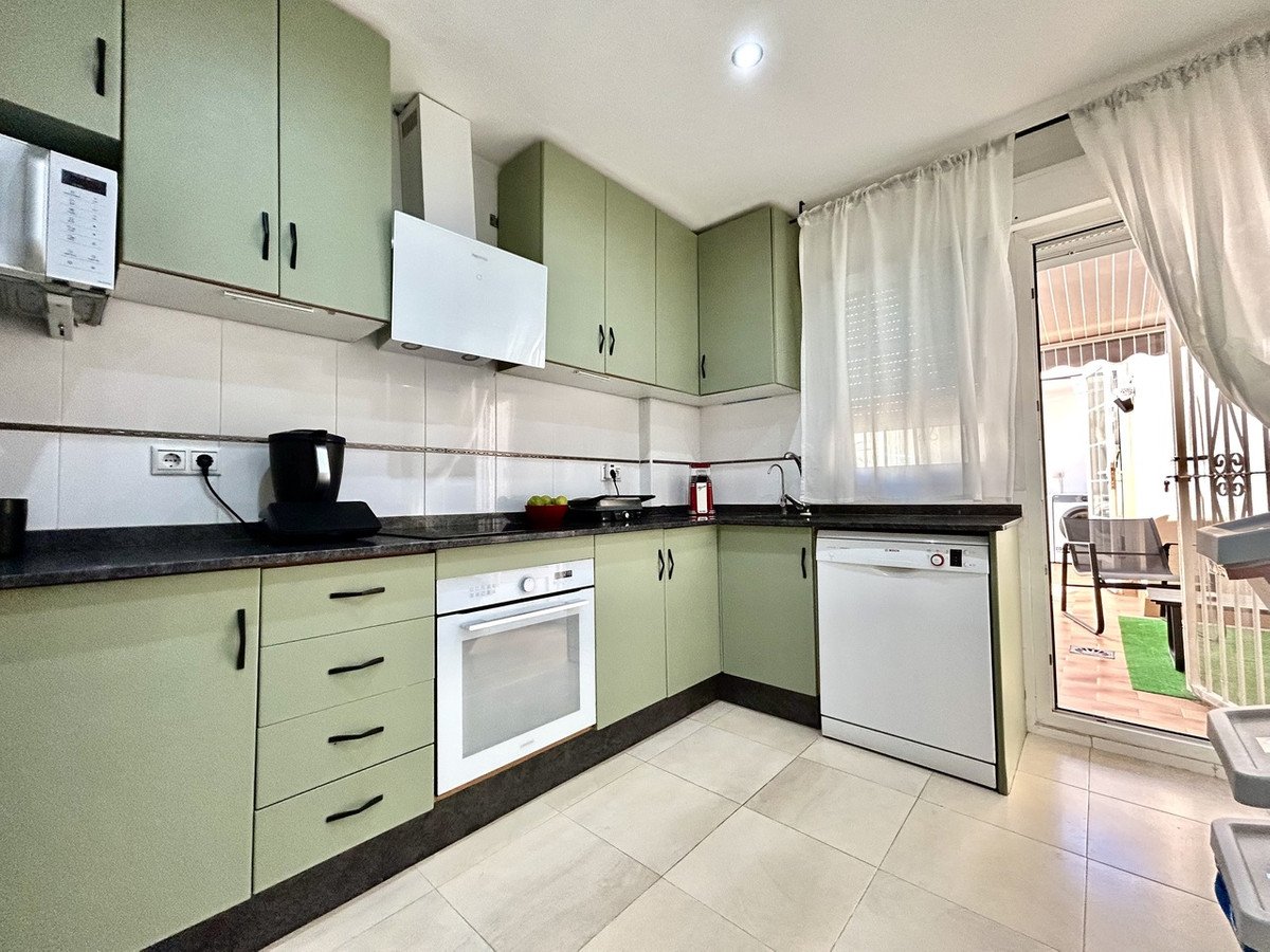 4 Bed Townhouse in Formentera del Segura
