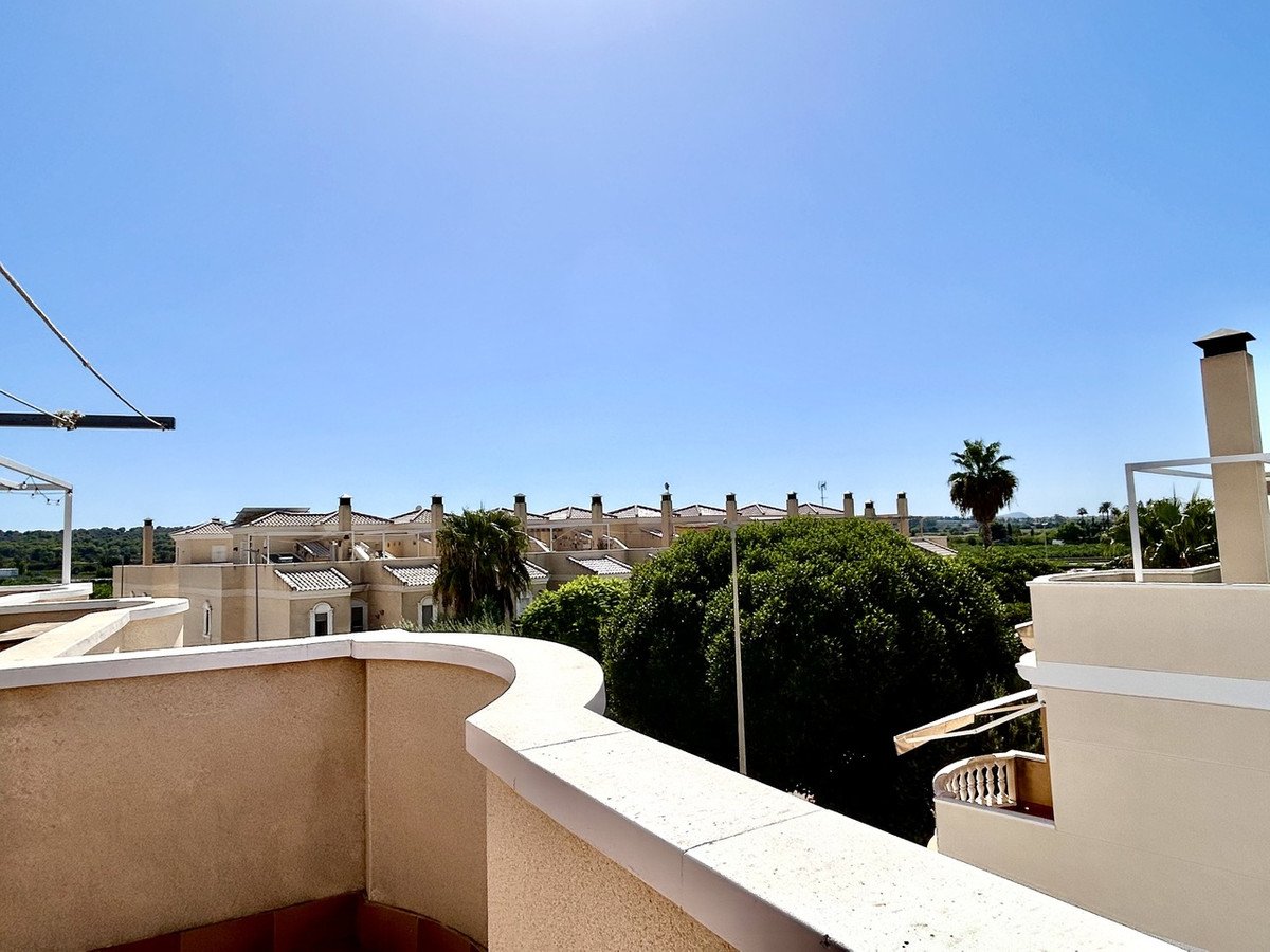 4 Bed Townhouse in Formentera del Segura