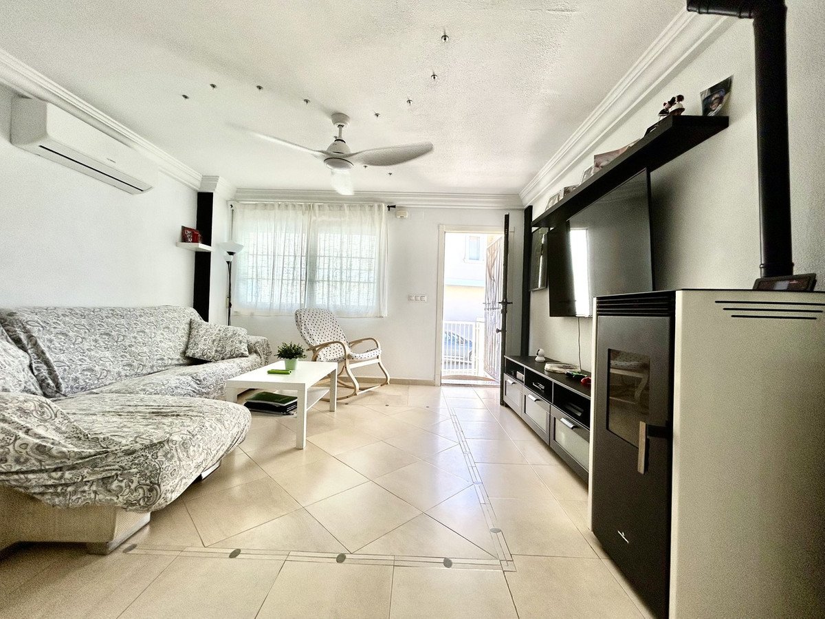 4 Bed Townhouse in Formentera del Segura