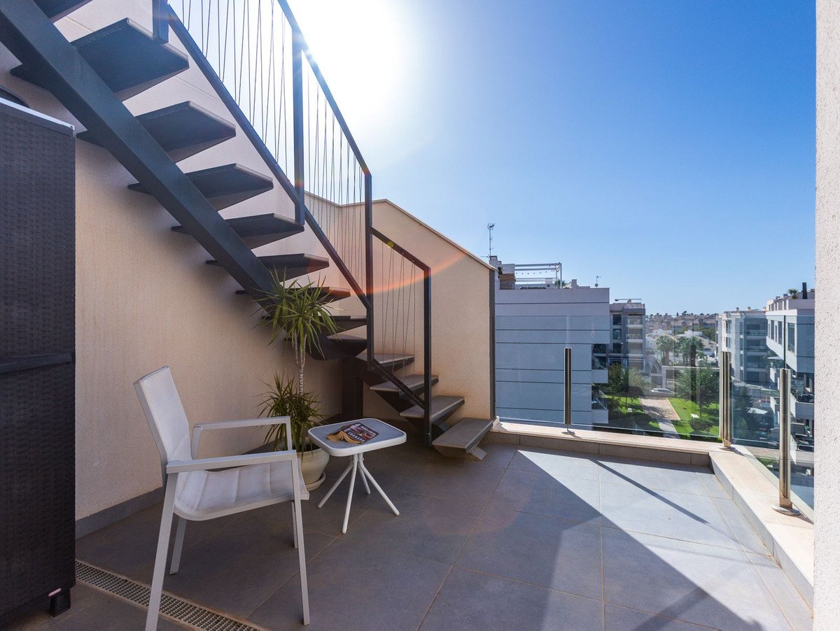 2 Bed Penthouse in Villamartin
