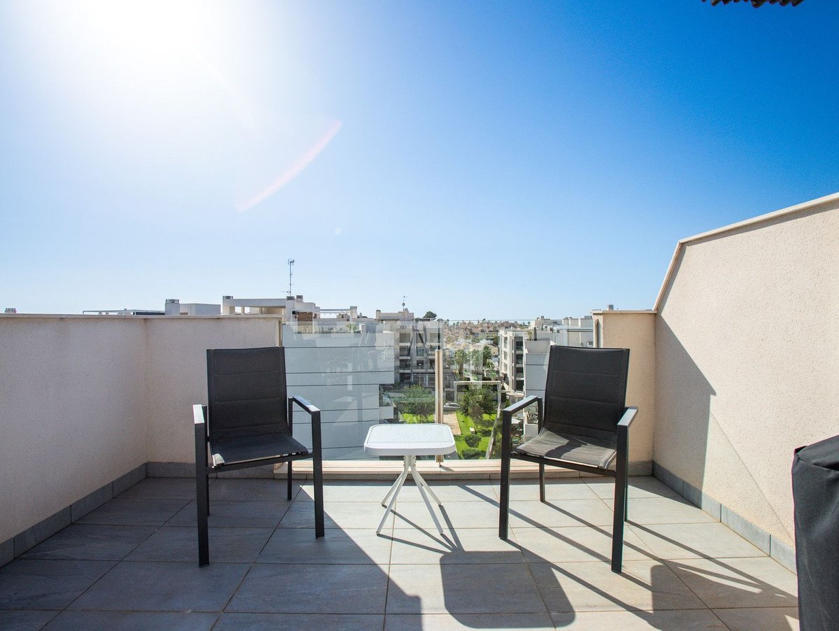 2 Bed Penthouse in Villamartin