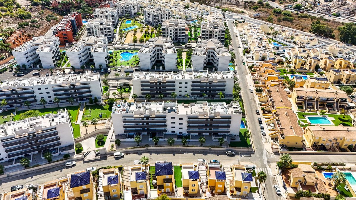2 Bed Penthouse in Villamartin