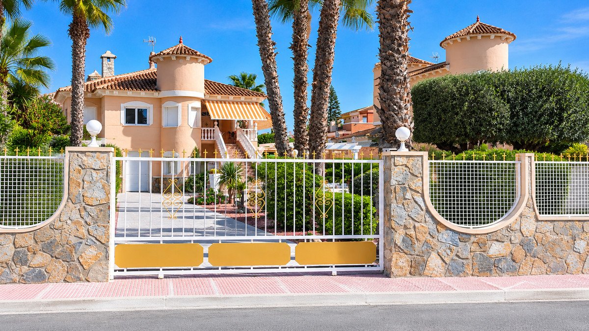 3 Bed Townhouse in Benferri