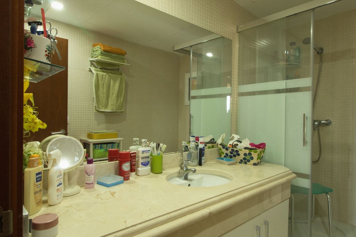 3 Bed Middle Floor Apartment in Estepona