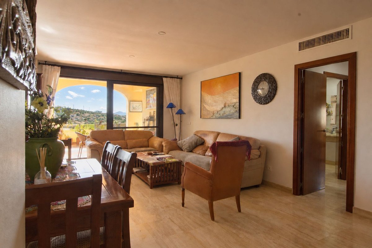 3 Bed Middle Floor Apartment in Estepona