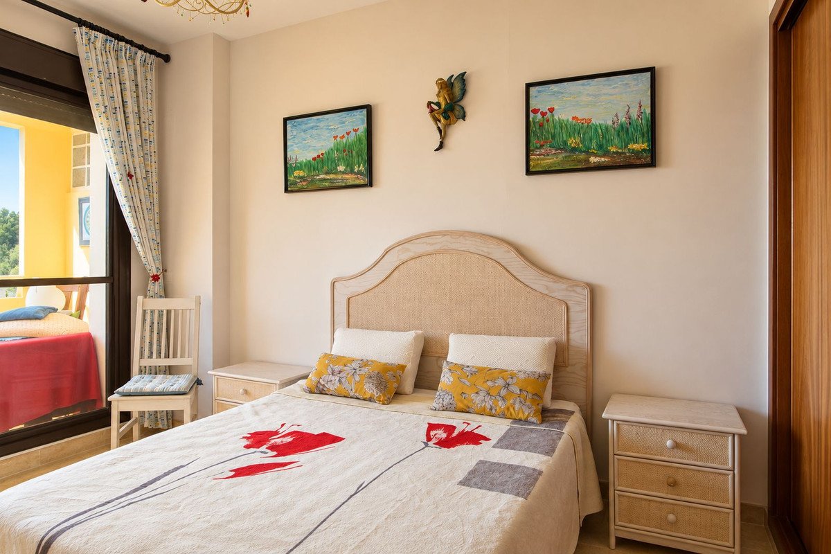 3 Bed Middle Floor Apartment in Estepona