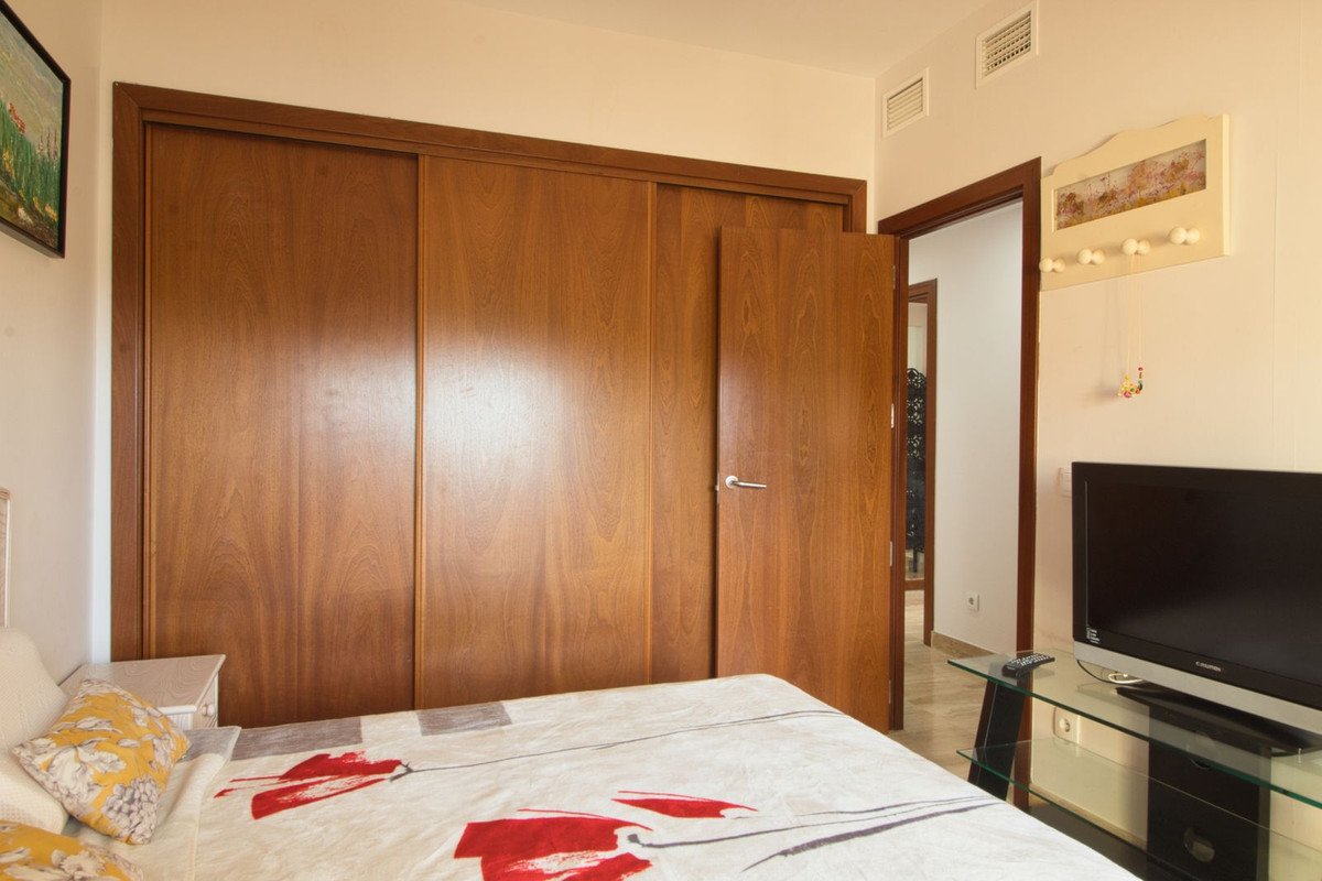 3 Bed Middle Floor Apartment in Estepona