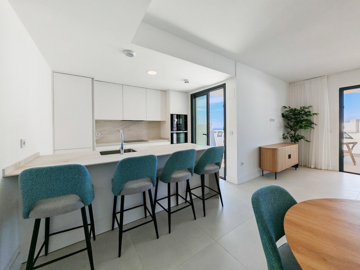 3 Bed Middle Floor Apartment in Fuengirola