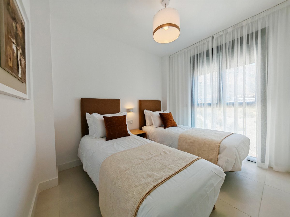 3 Bed Middle Floor Apartment in Fuengirola