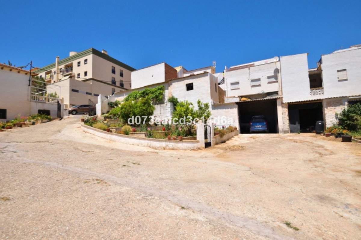 Commercial Plot in Ronda