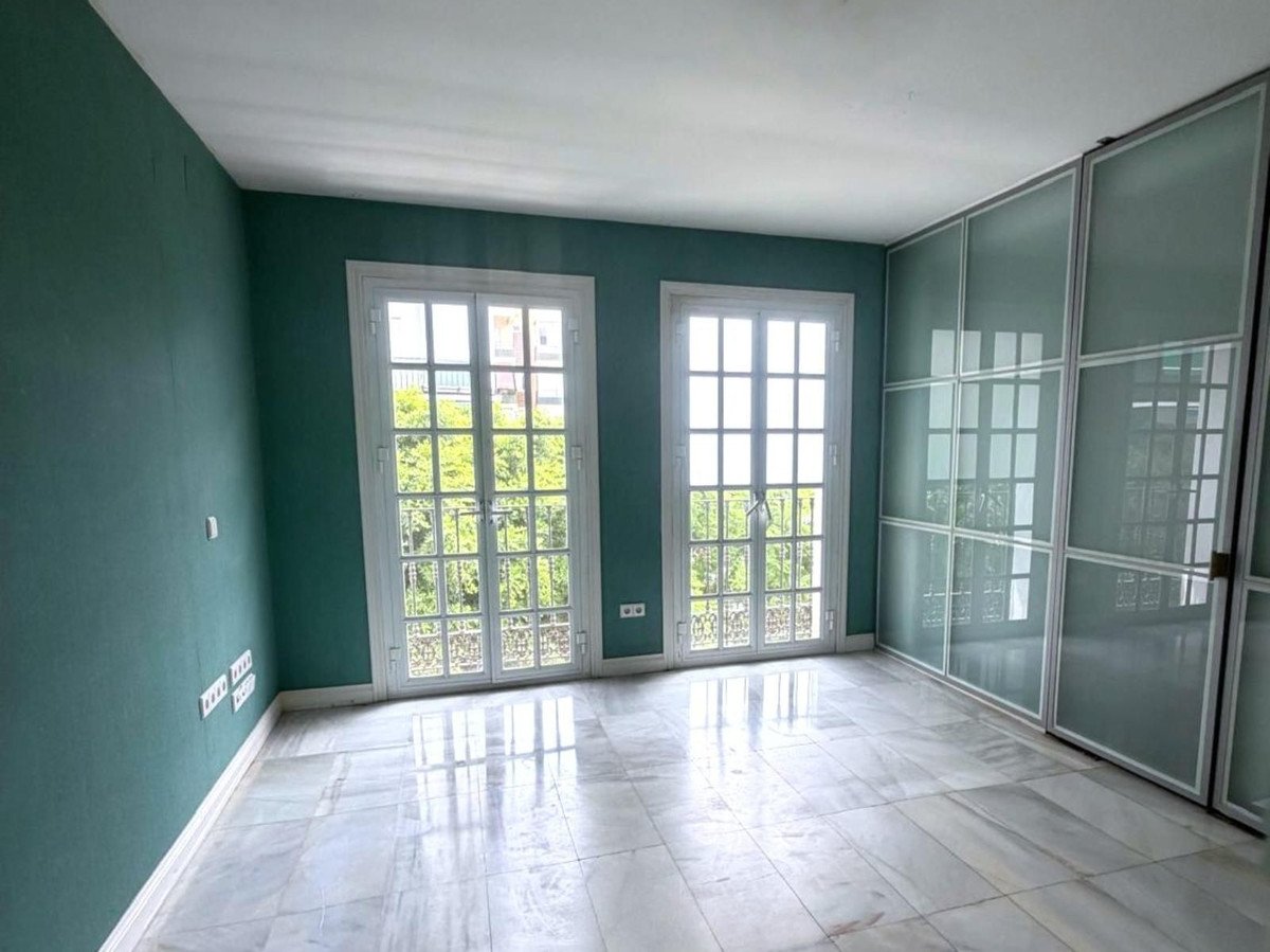 3 Bed Middle Floor Apartment in Marbella