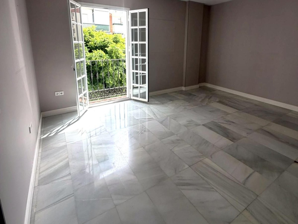 3 Bed Middle Floor Apartment in Marbella