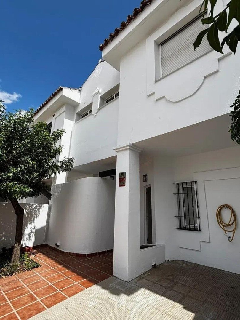 3 Bed Townhouse in Nueva Andalucía