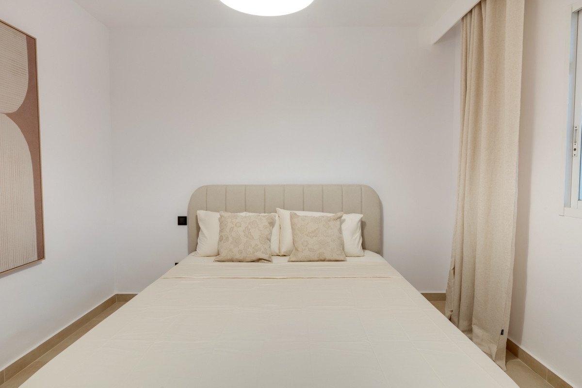 3 Bed Middle Floor Apartment in Nueva Andalucía