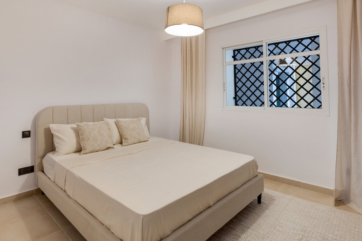 3 Bed Middle Floor Apartment in Nueva Andalucía