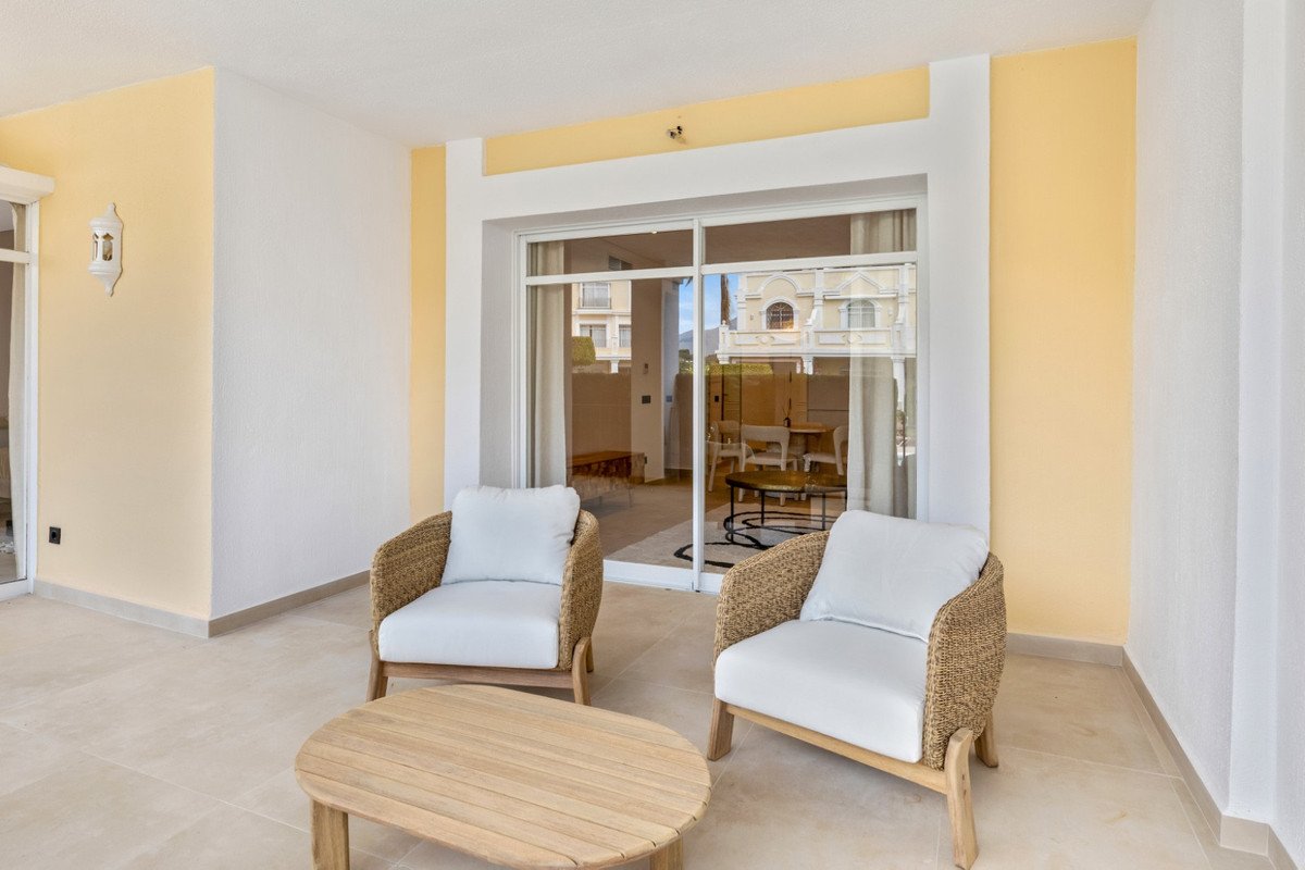 3 Bed Middle Floor Apartment in Nueva Andalucía