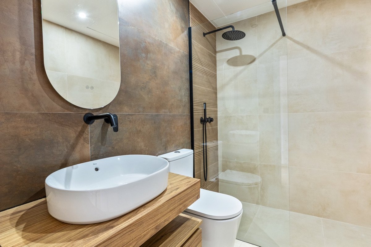 3 Bed Middle Floor Apartment in Nueva Andalucía
