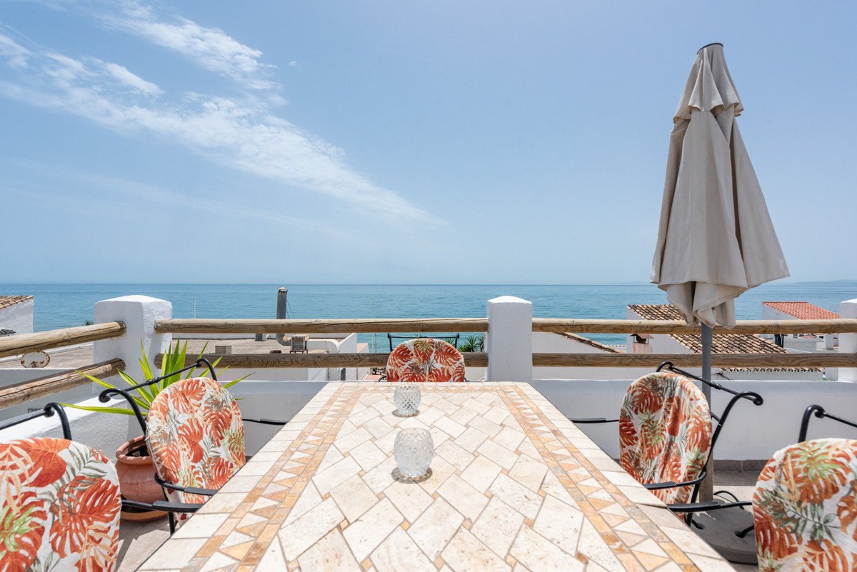 2 Bed Townhouse in Estepona