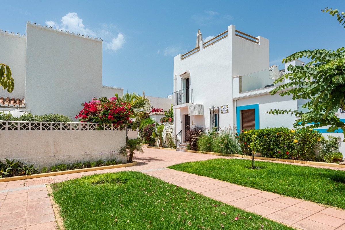 2 Bed Townhouse in Estepona