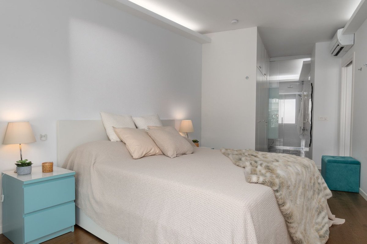 3 Bed Middle Floor Apartment in Málaga Centro