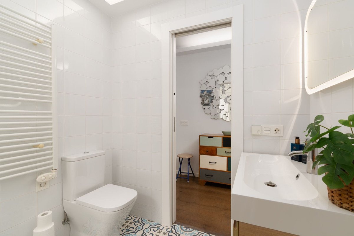 3 Bed Middle Floor Apartment in Málaga Centro