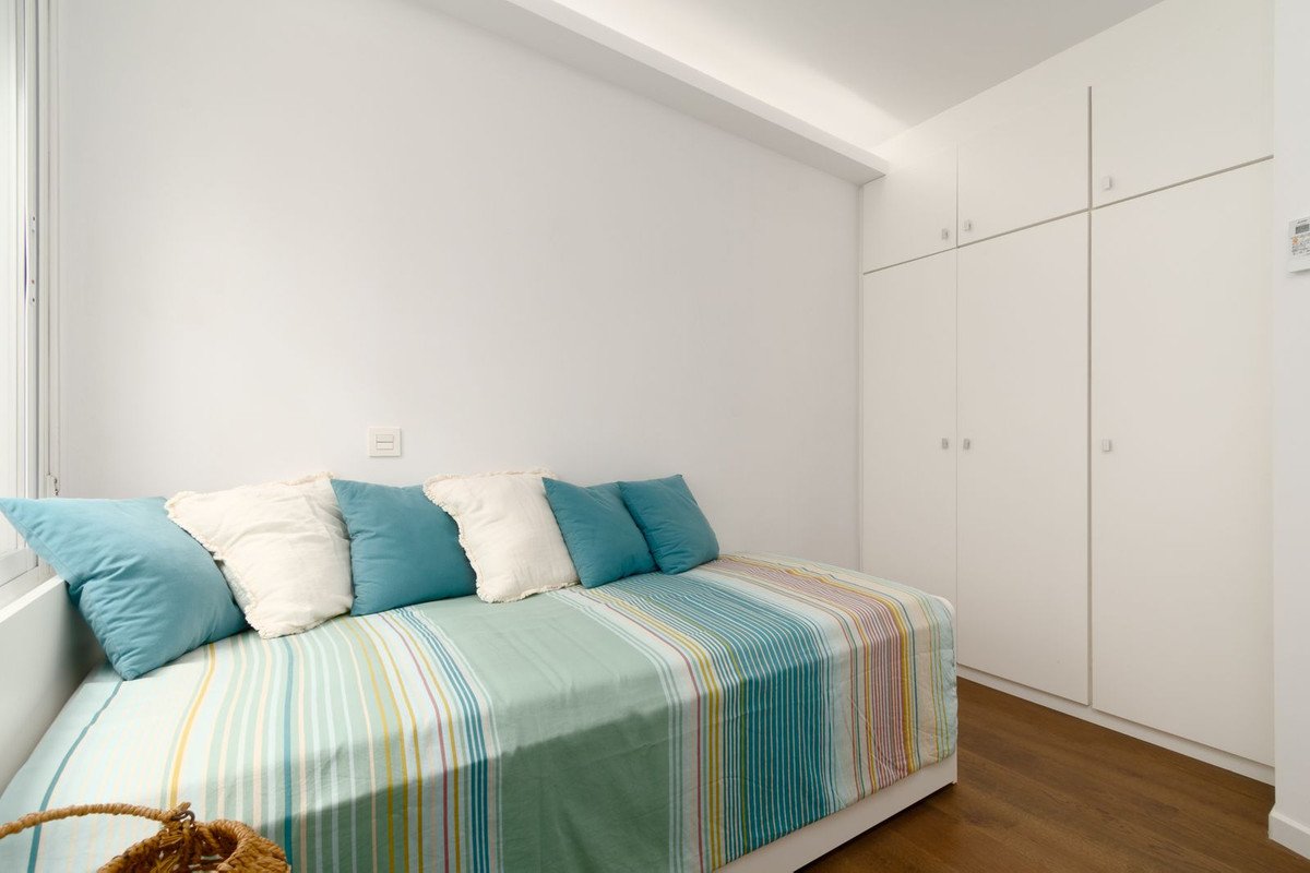3 Bed Middle Floor Apartment in Málaga Centro