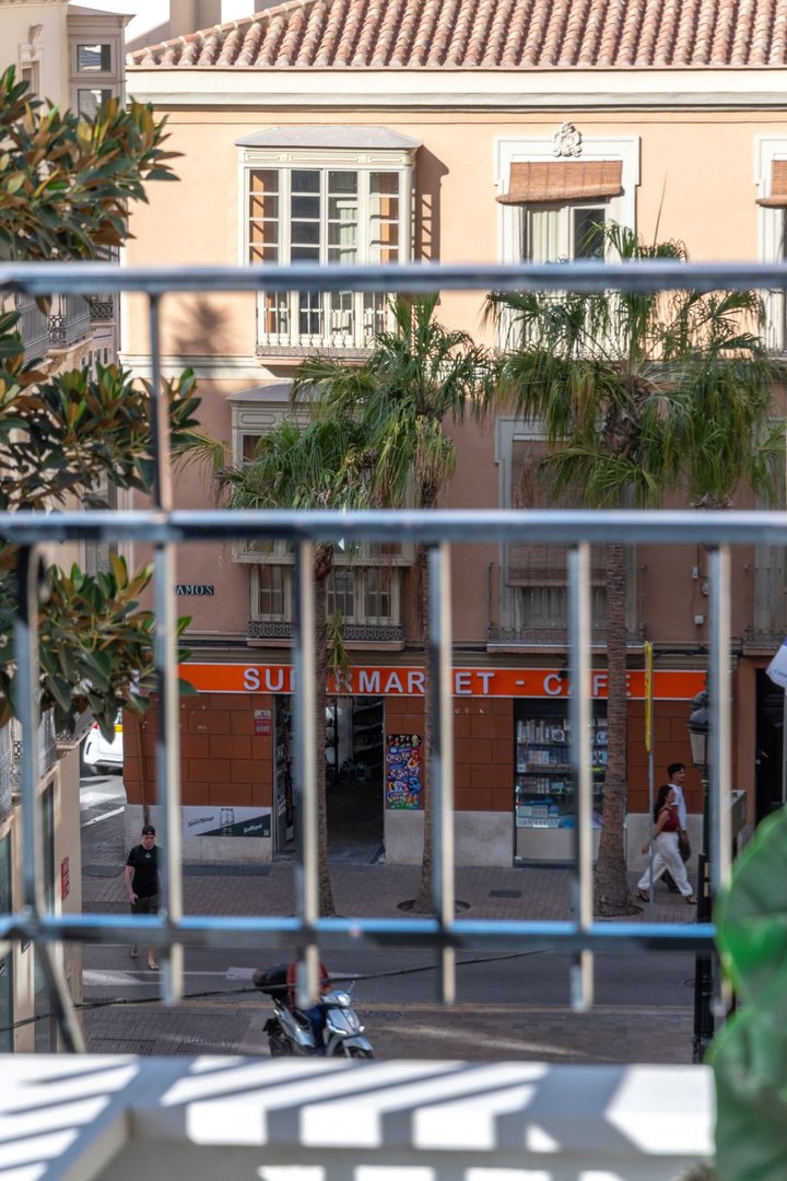 3 Bed Middle Floor Apartment in Málaga Centro