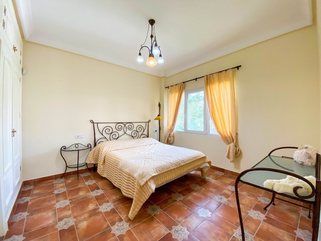 7 Bed Detached Villa in Villamartin